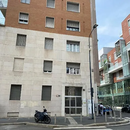 Apartment Lovely In The New Porta Nuova Area