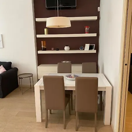 Lovely In The New Porta Nuova Area Apartment Milan