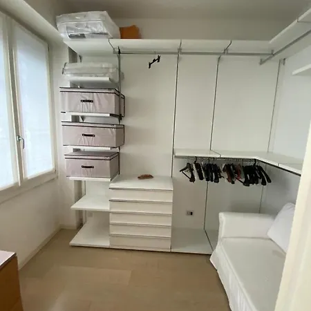 Lovely In The New Porta Nuova Area Apartment Milan